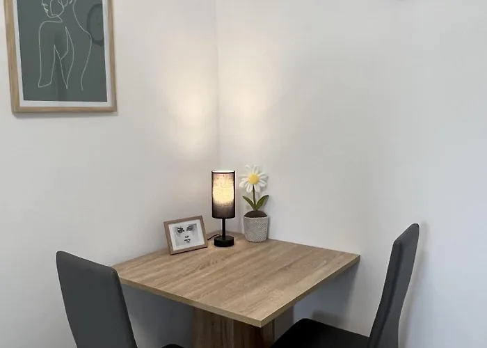 Fruehauf Apartment *